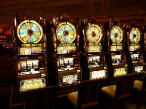 Как правильно найти казино и играть в автоматы
